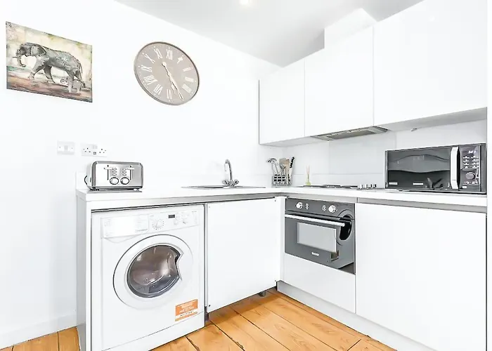 Piccadilly, Soho 1 Bedroom Sleep 6 Vr1